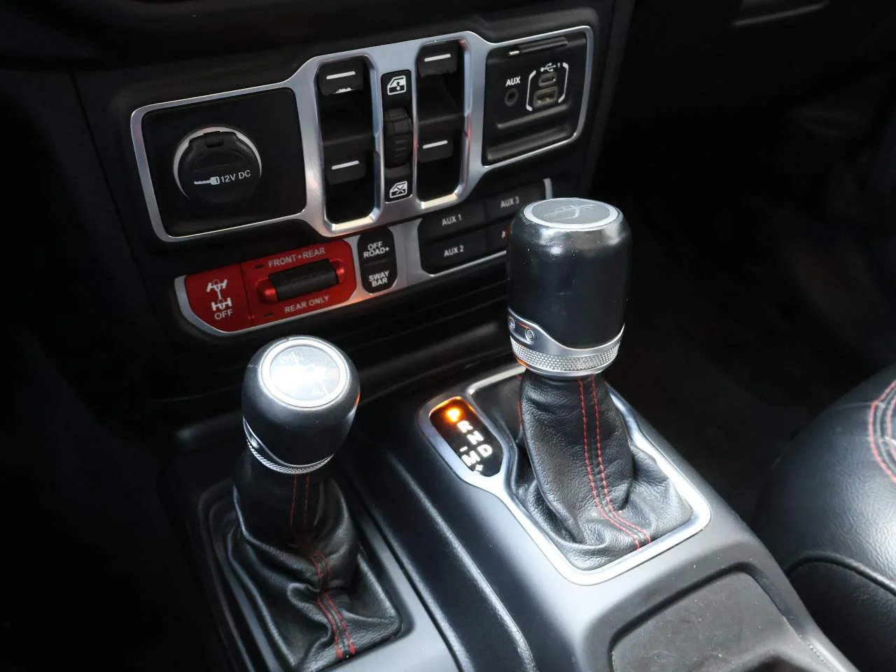 Used 2020 Sting-Gray Clear Coat Jeep Rubicon Crew Cab image 15