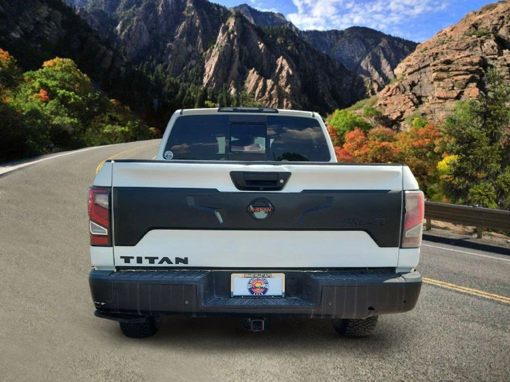Used 2021 Glacier White Nissan PRO-4X image 4