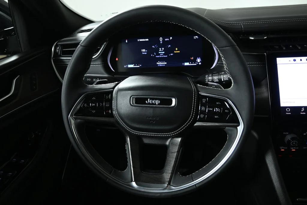 2023 Jeep Grand Cherokee Overland - Photo 17