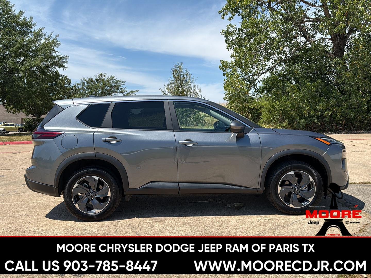 Used 2025 Gun Metallic Nissan SV image 8