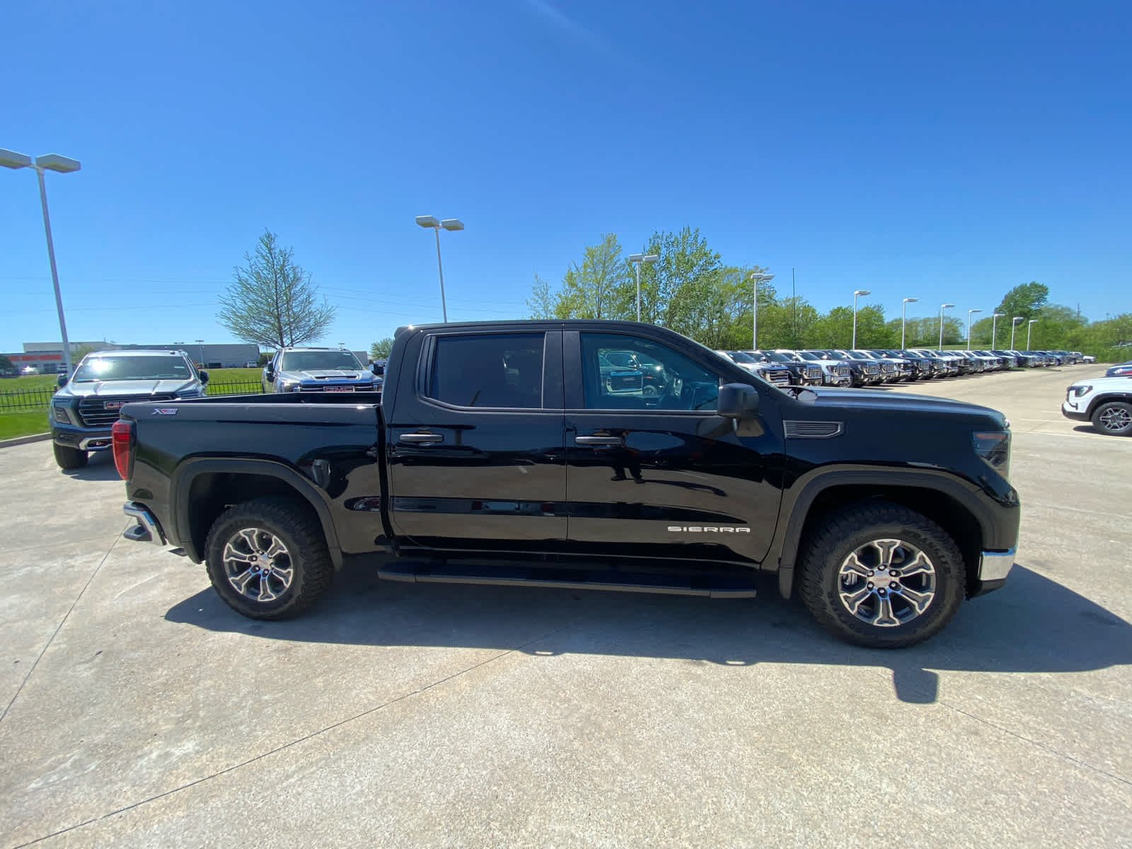 New 2026 Onyx Black GMC Pro image 4
