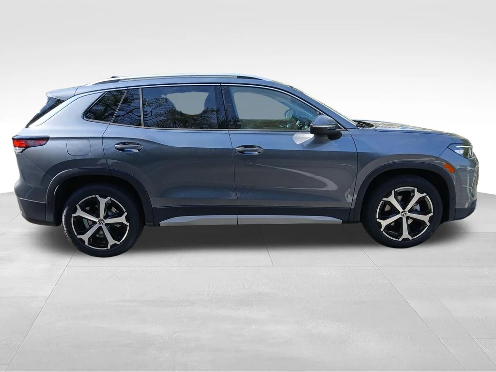 New 2026 Silver Volkswagen 2.0T SE image 6