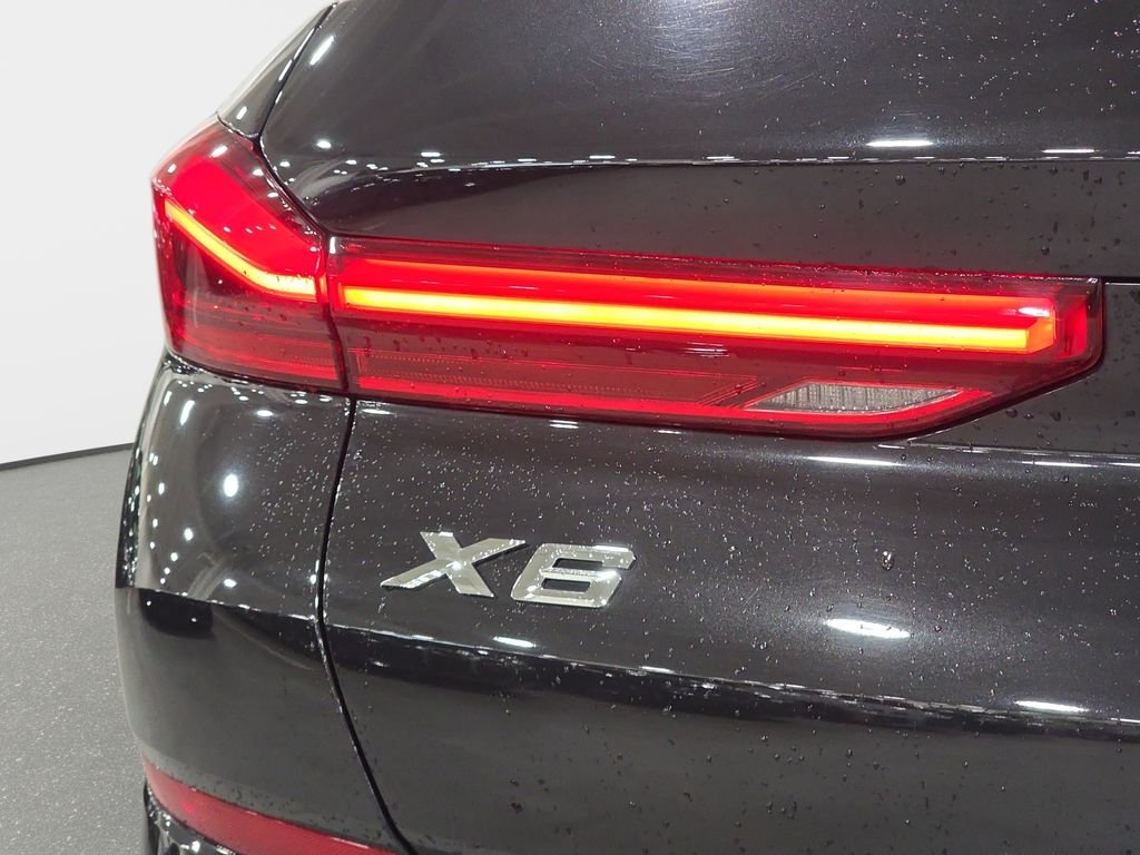 Certified Used 2024 Black Sapphire Metallic BMW xDrive40i image 21