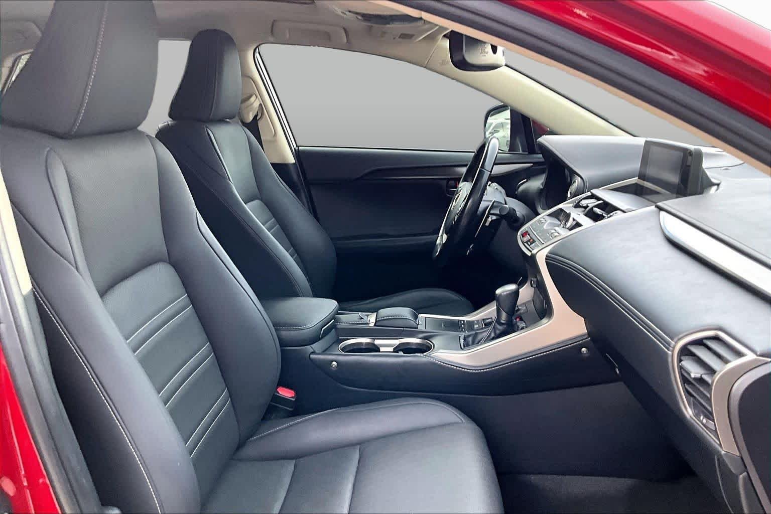 Used 2020 Matador Red Mica Lexus  image 9