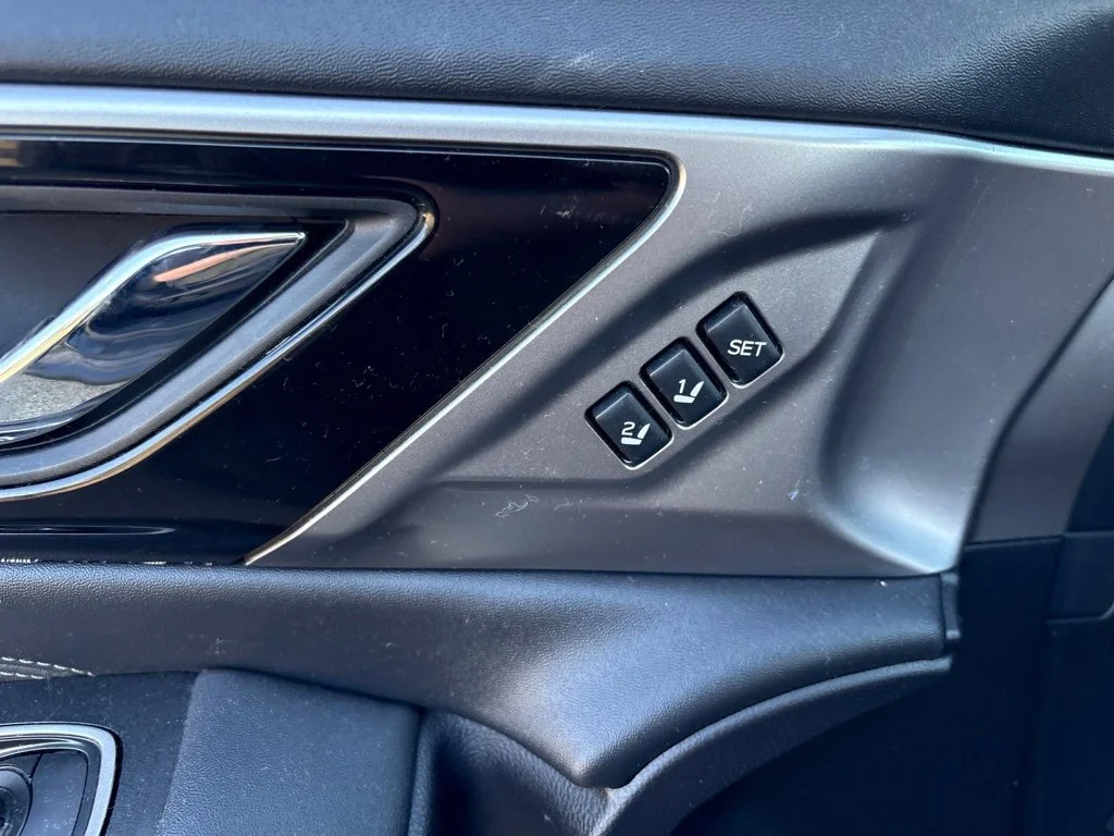 Used 2020 Black Subaru Limited image 29
