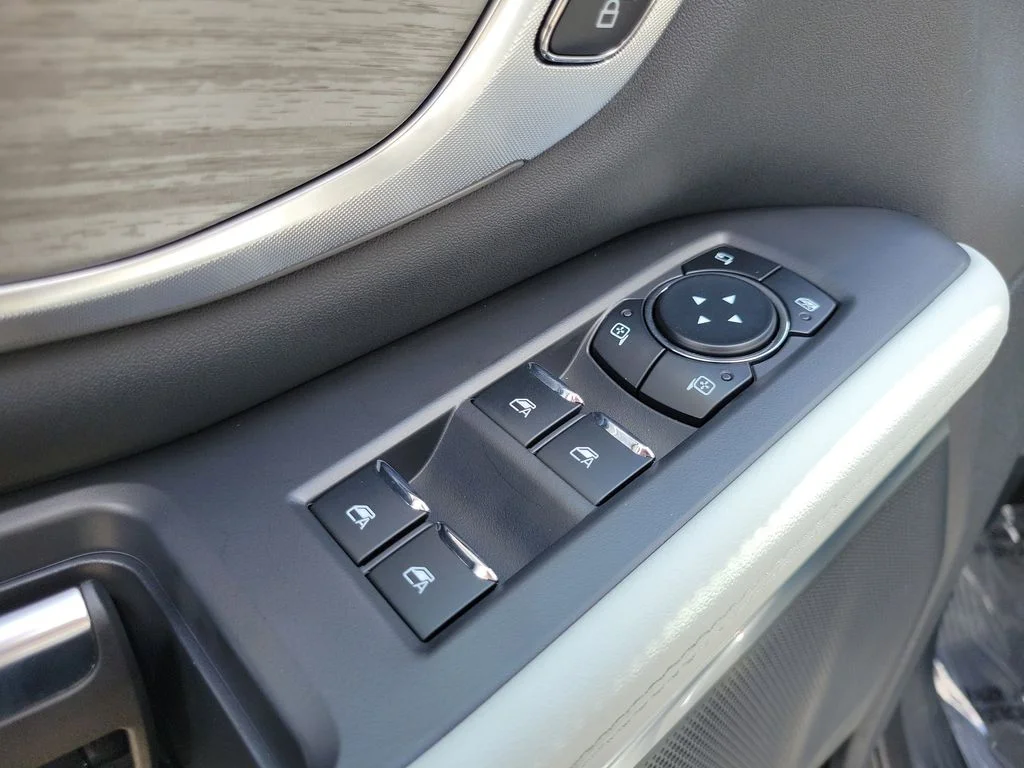 New 2026 Space Silver Metallic Ford Platinum® image 16
