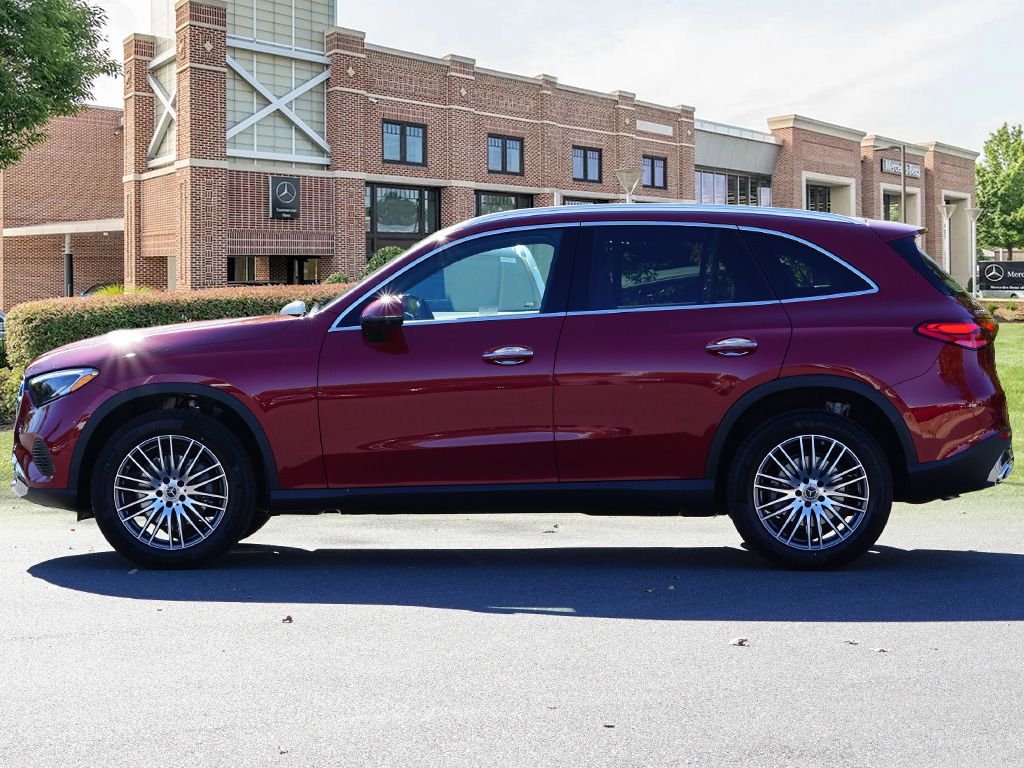 Used 2026 Patagonia Red Metallic Mercedes-Benz GLC 300 image 8