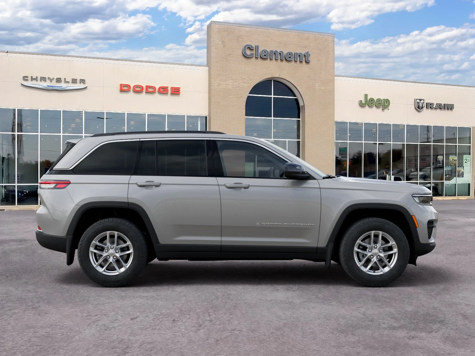 New 2026 Silver Zynith Exterior Paint Jeep Laredo X image 23
