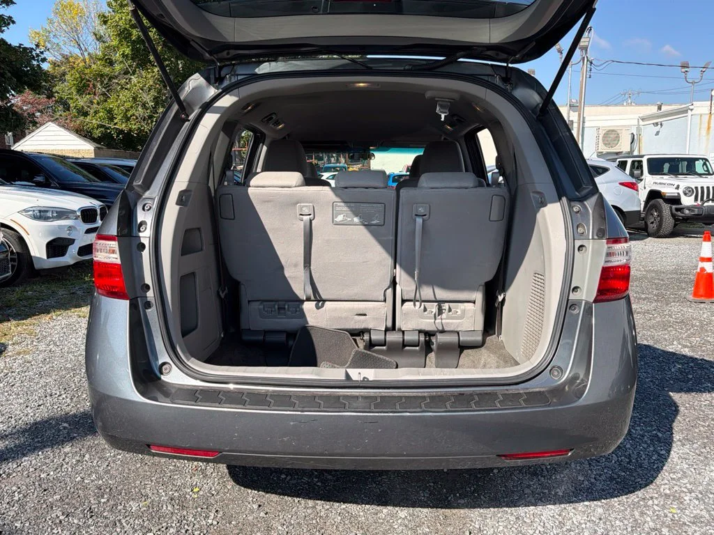 Used 2013 Gray Honda LX image 8