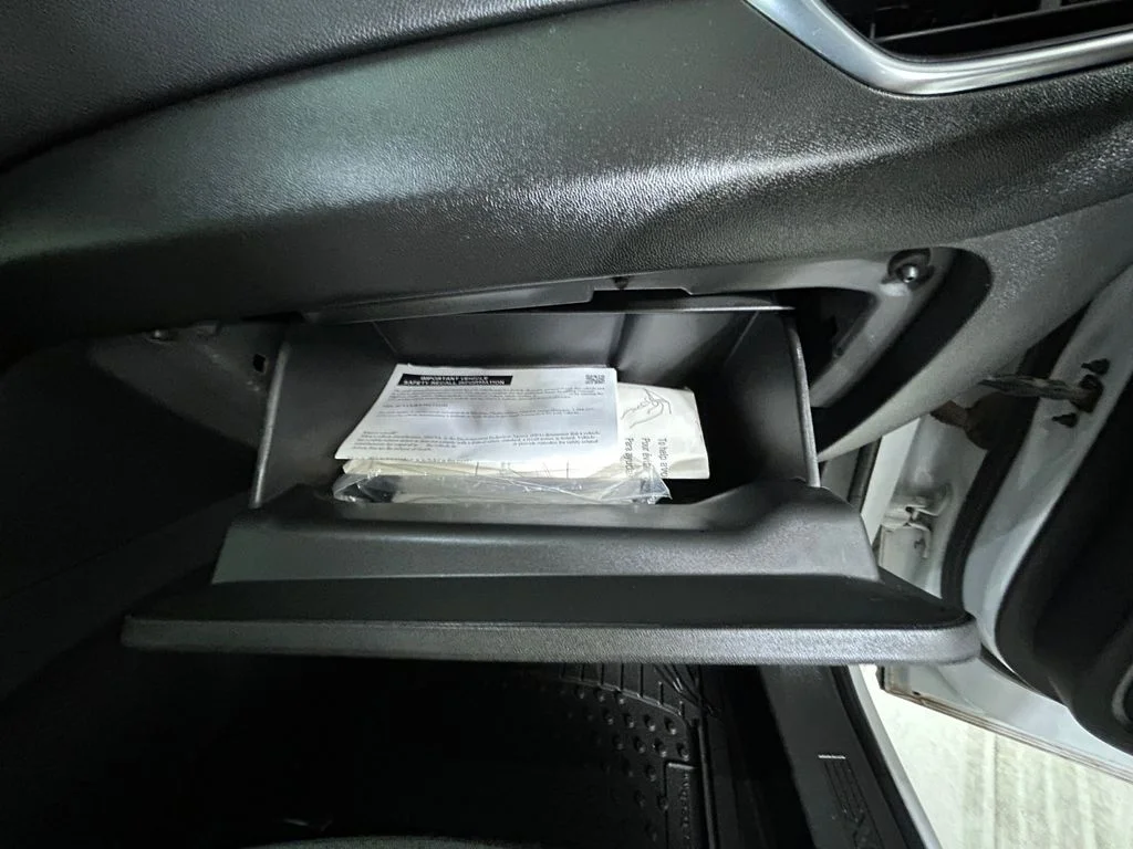 Used 2022 White Chevrolet LT image 28