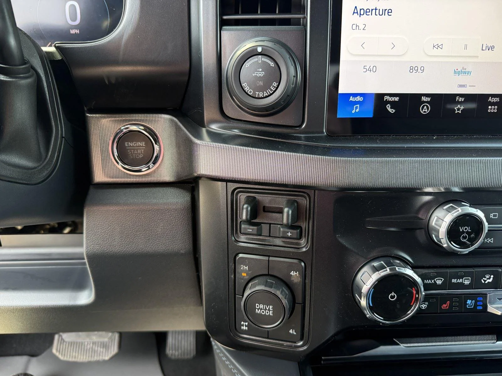 New 2026 Star White Metallic Tri-Coat Ford F-250® Platinum® image 25