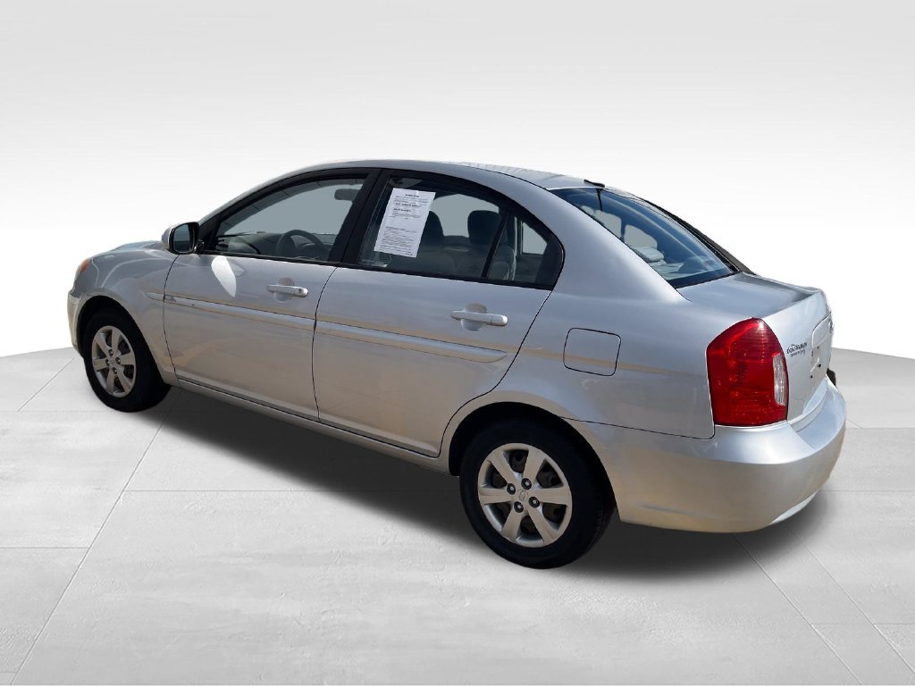 Used 2011 Silver Hyundai GLS image 3