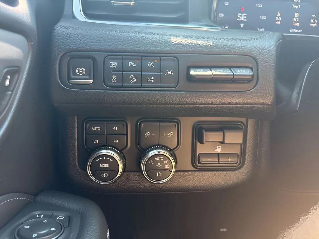 Used 2024 Sterling Metallic GMC Denali image 25