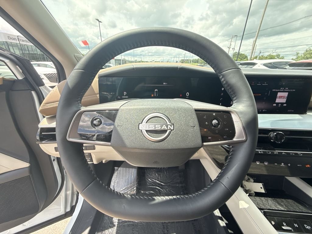 Used 2025 White Nissan Platinum image 14