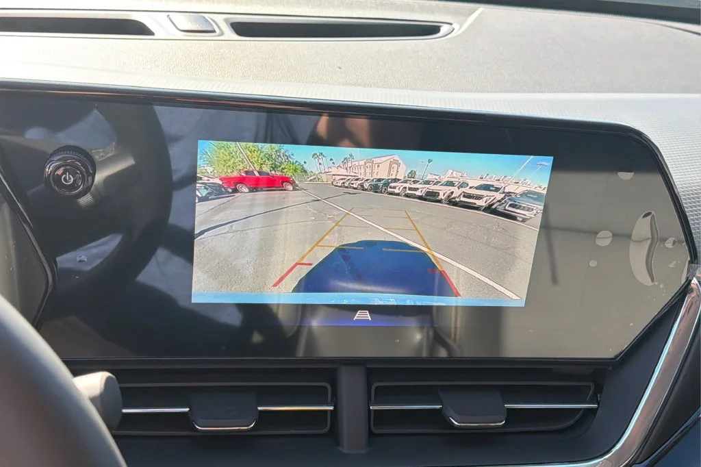 New 2026 Summit White Chevrolet ACTIV image 27
