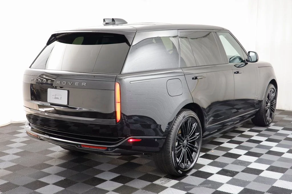 New 2025 Black Land Rover SE LWB 7 Passenger image 20