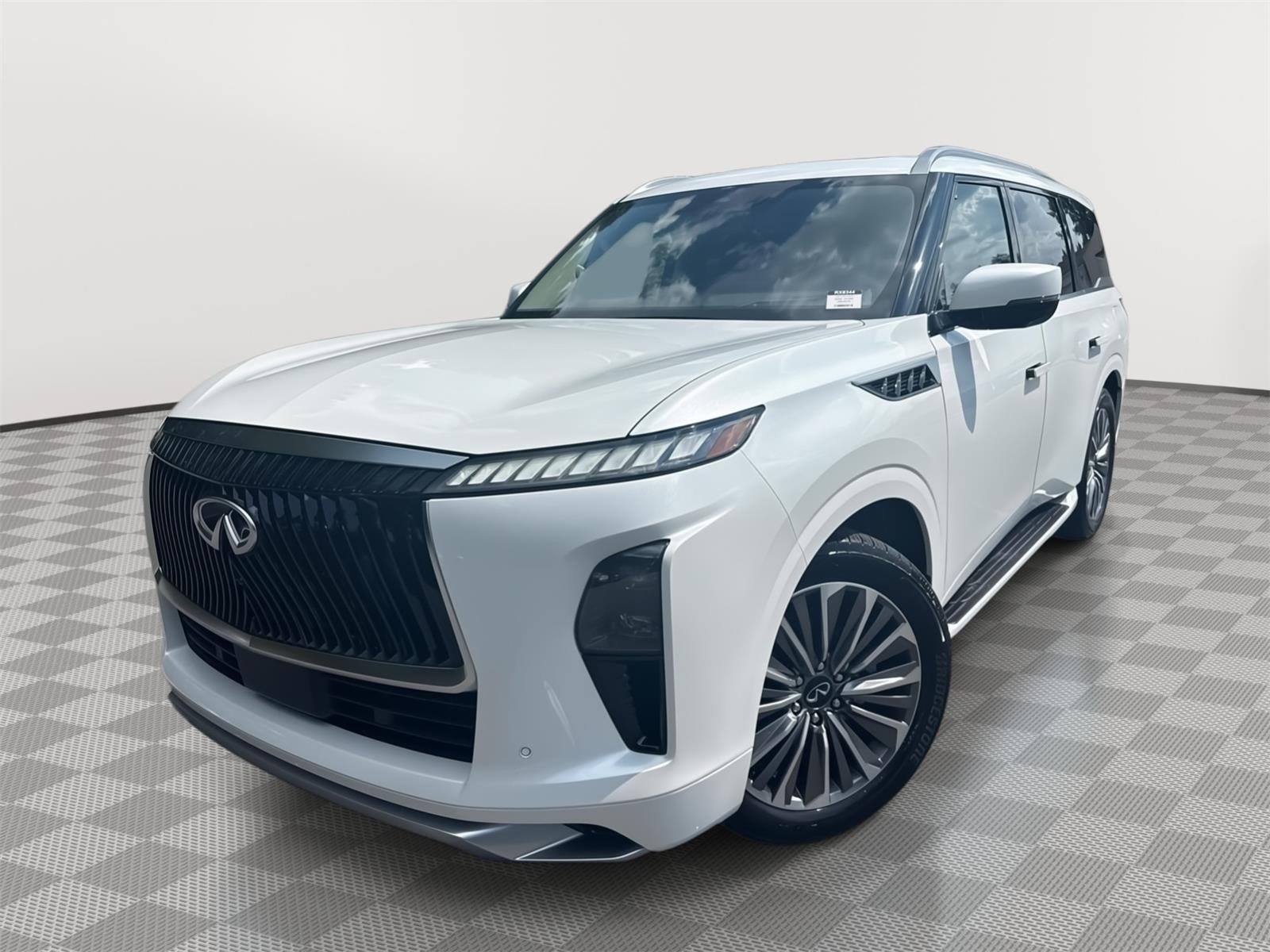 New 2027 RADIANT WHITE INFINITI Luxe 2WD image 2