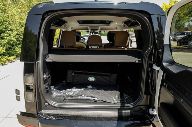 New 2026 Fuji White Land Rover S image 63
