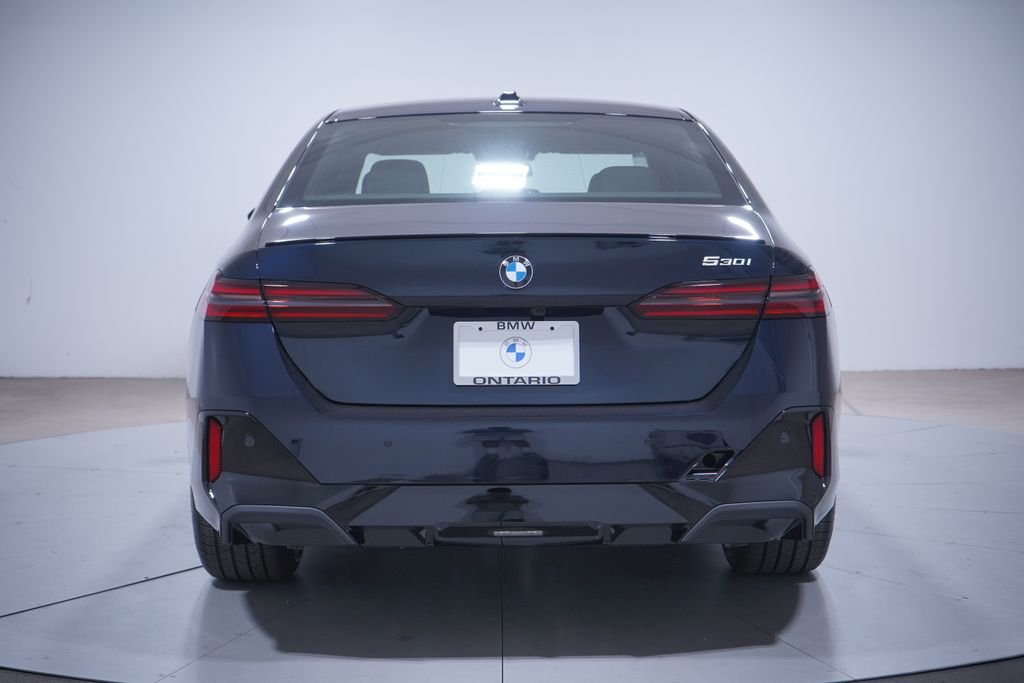 New 2026 Carbon Black Metallic BMW 530i image 5