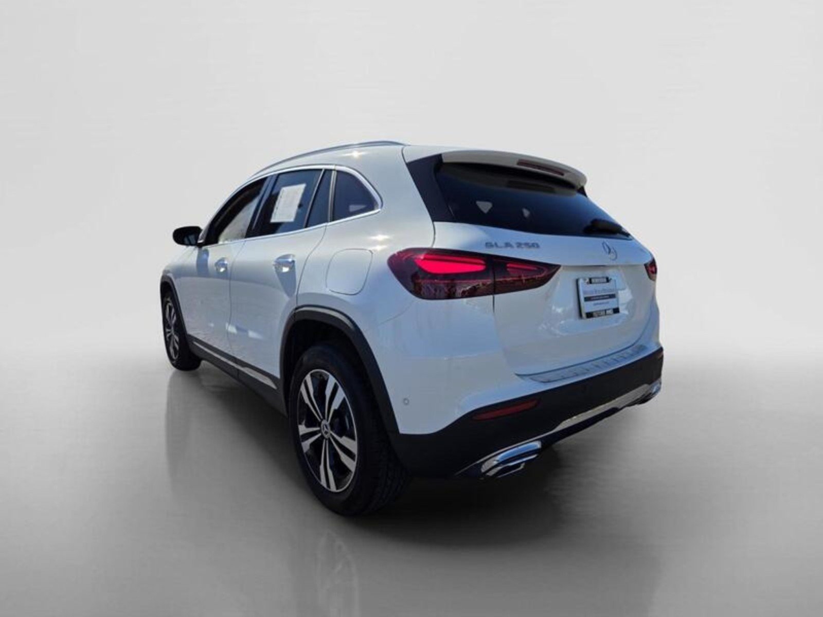 Certified Used 2026 Polar White Mercedes-Benz GLA 250 image 3