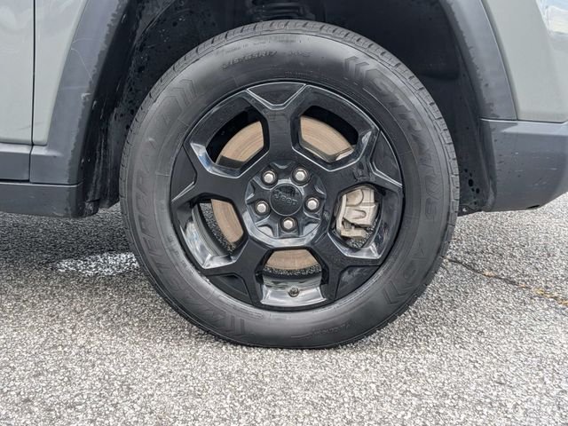 Used 2024 Gray Jeep Trailhawk image 10
