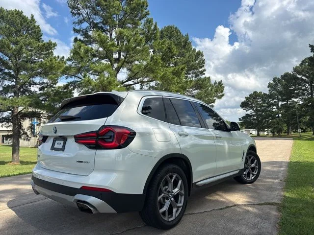 Used 2023 White BMW xDrive30i image 18