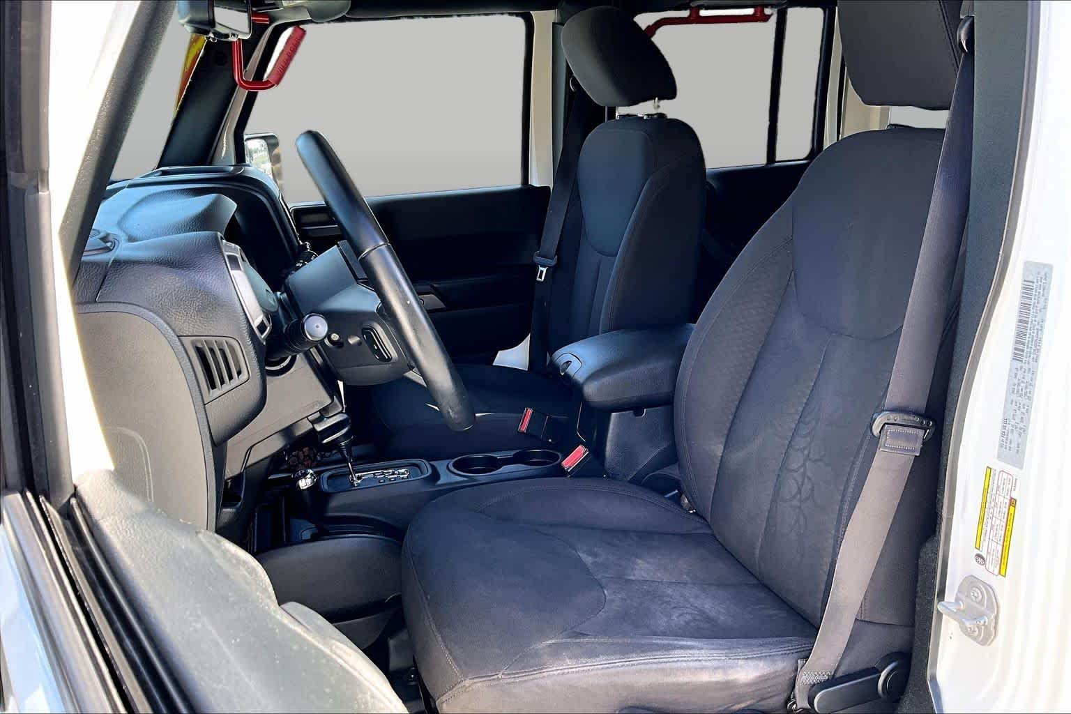 Used 2017 Bright White Clearcoat Jeep Sport image 8