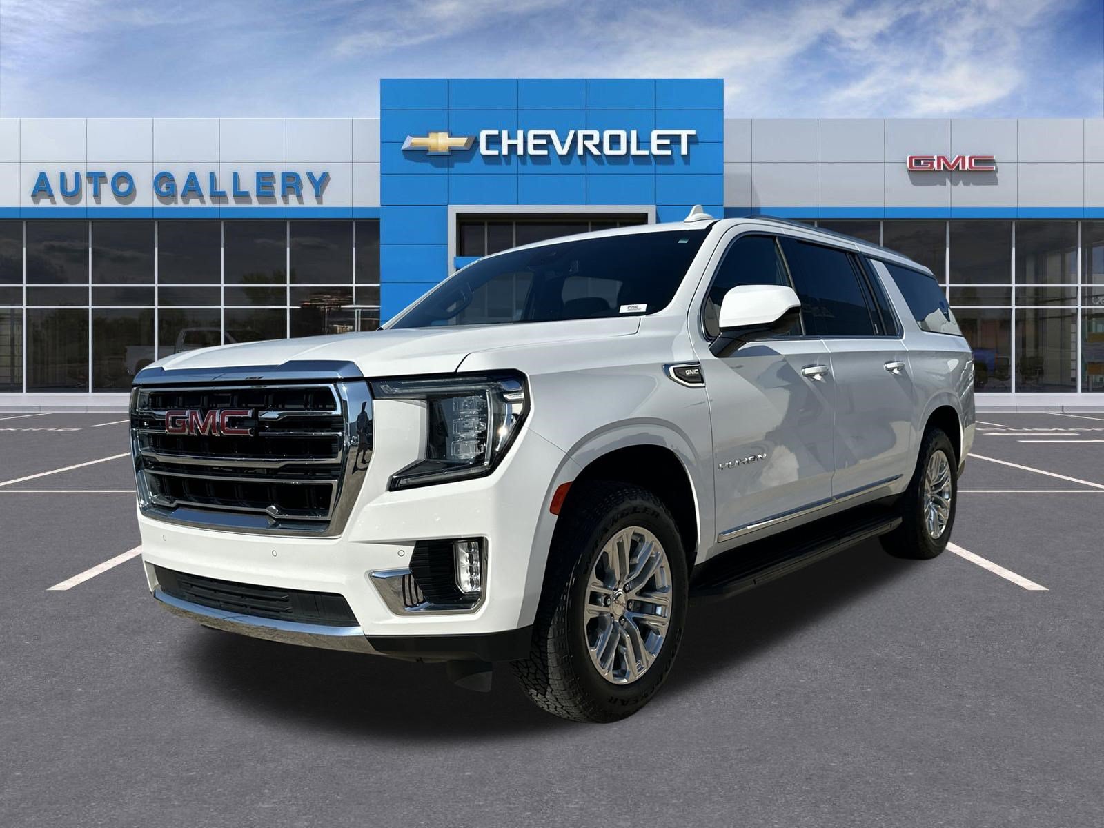 Used 2024 Summit White GMC SLT image 1