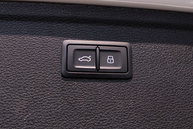 Used 2024  Audi 55 Premium image 37