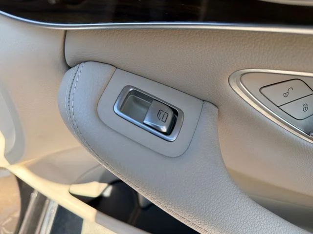 Used 2018 Brown Mercedes-Benz C 300 image 24
