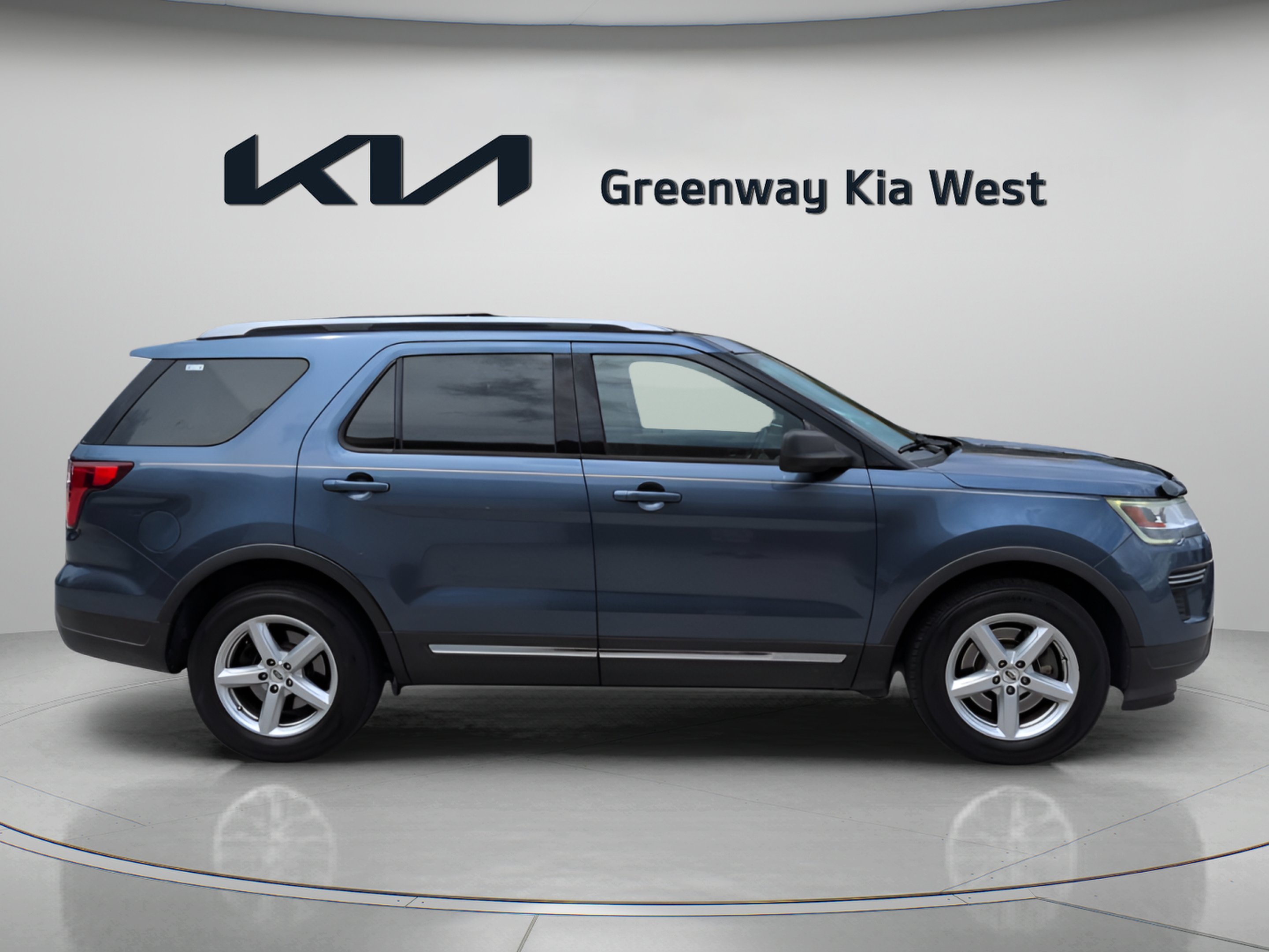 Used 2018 Blue Metallic Ford XLT image 8