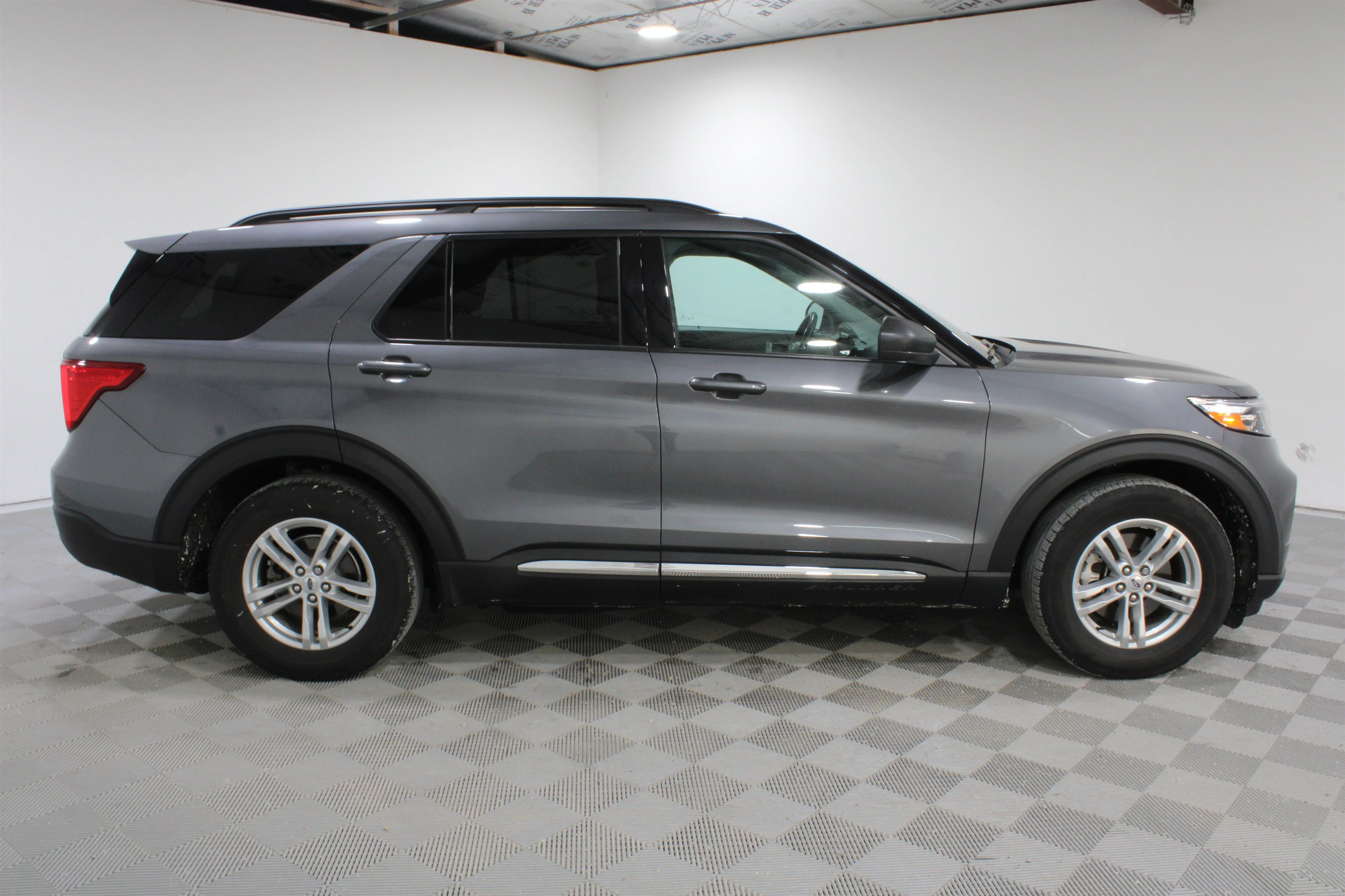 2023 Ford Explorer XLT - Photo 29