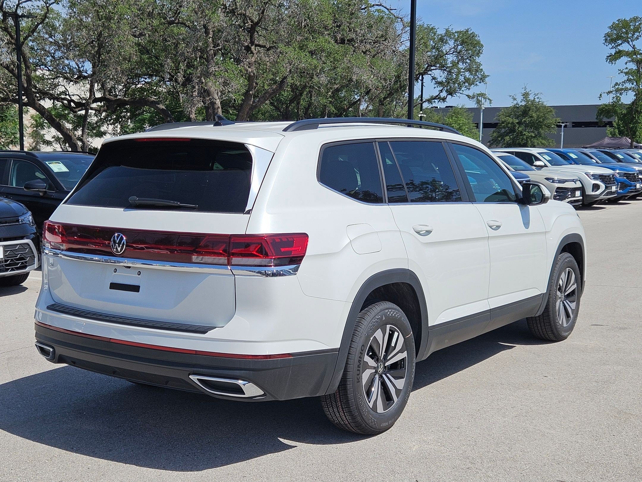 New 2026 Opal White Pearl Volkswagen 2.0T SE image 2