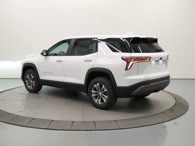 New 2027 White Chevrolet LT image 6