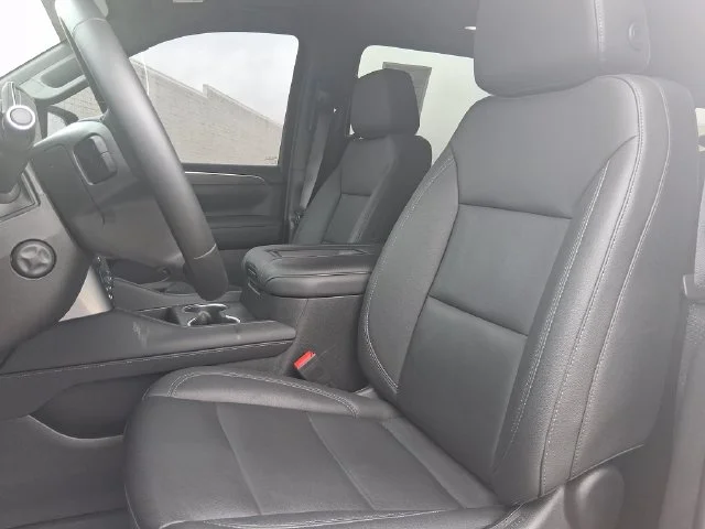 Used 2023 Gray Chevrolet Z71 image 17