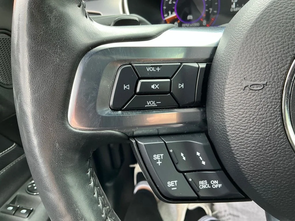 Used 2022  Ford GT Premium image 40