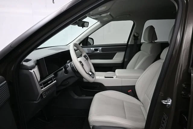 Used 2024 Rockwood Green Hyundai SEL image 10