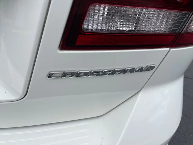 Used 2018 White Dodge Crossroad image 30