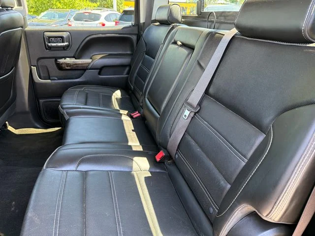 Used 2015 Silver GMC Denali image 20