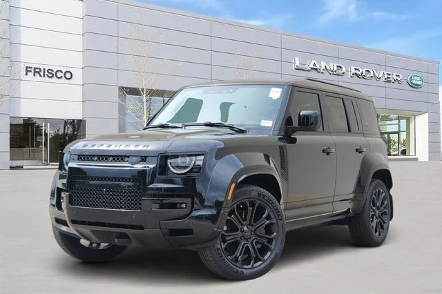 2026 Land Rover Defender 110 OCTA Black P635's photo