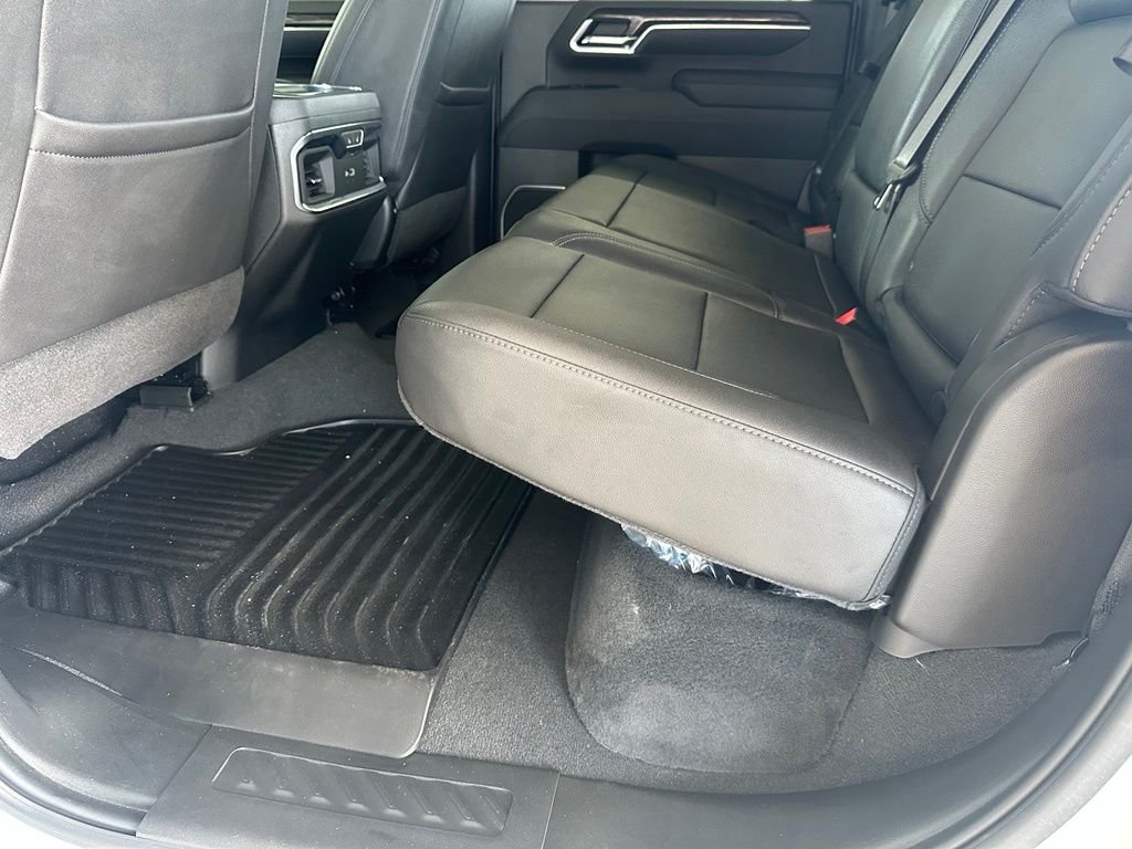 Used 2025 White Chevrolet LTZ image 31