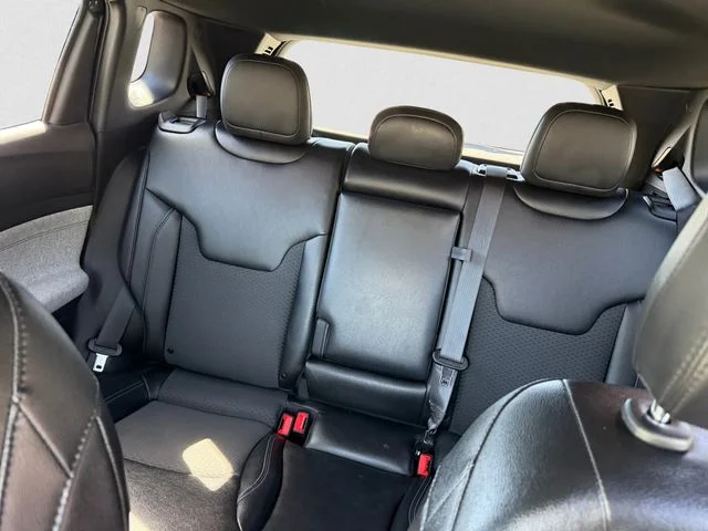 Used 2024 Gray Jeep Latitude image 13