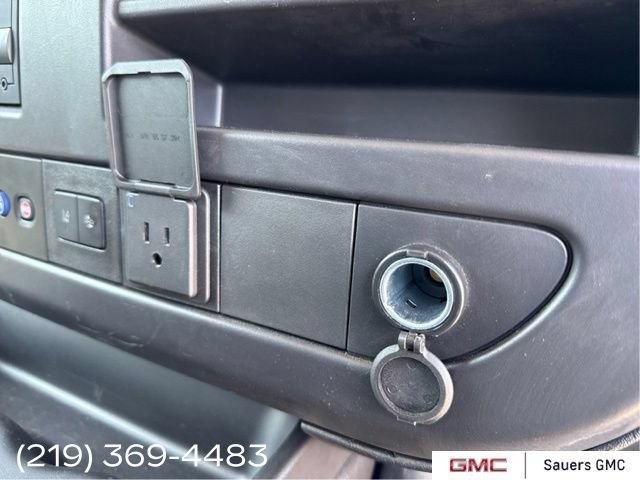 2024 Chevrolet Express Cargo Work Van - Photo 18