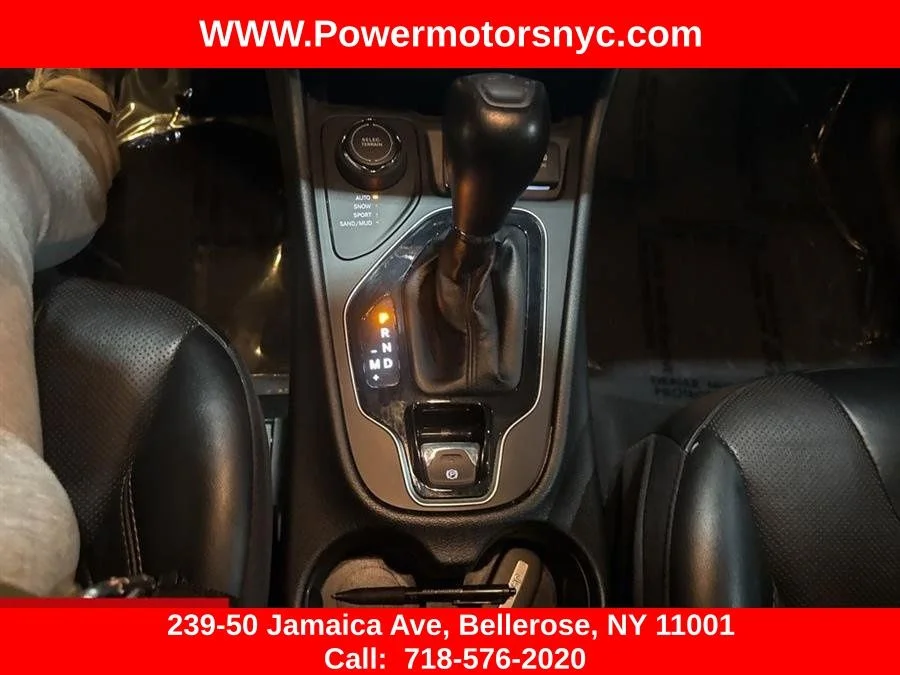 Used 2023 White Jeep Altitude image 45