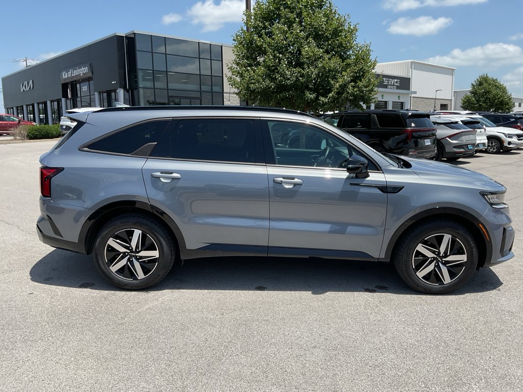 Certified Used 2022 Everlasting Silver Kia S image 11