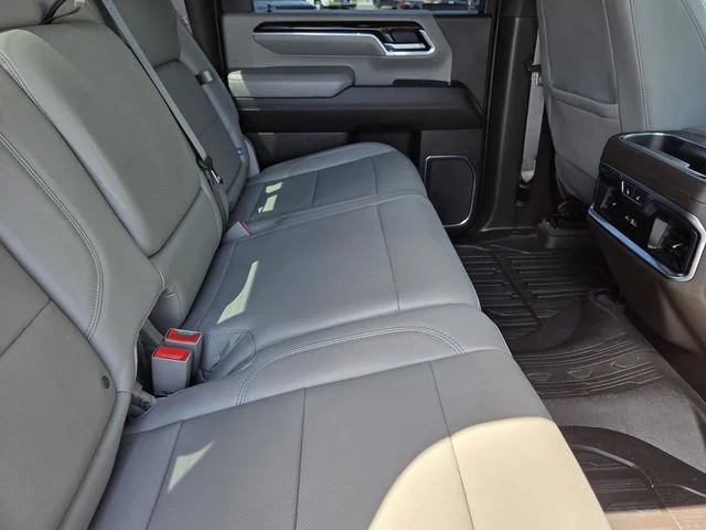 Used 2024 White GMC SLT image 32