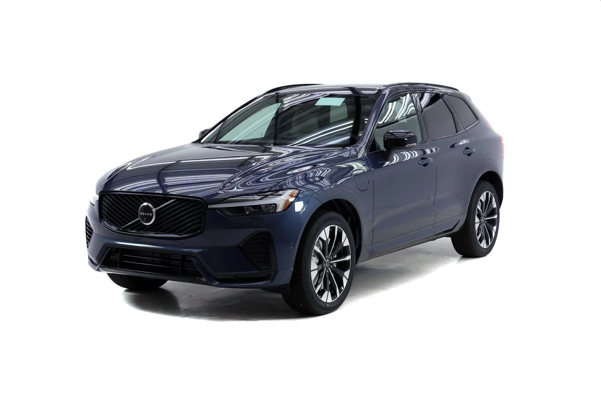 2026 Volvo XC60 Plus
