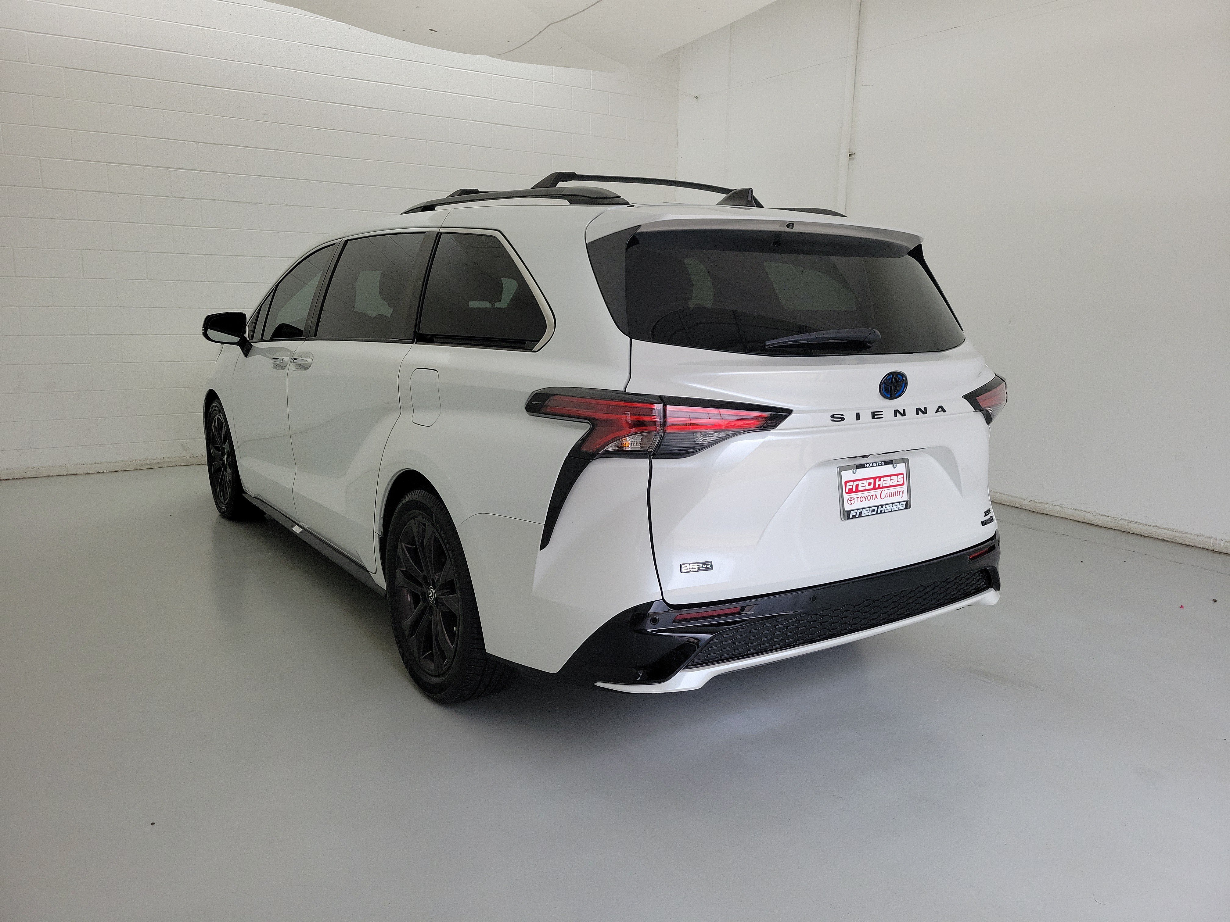 Used 2023 Wind Chill Pearl Toyota XSE image 7
