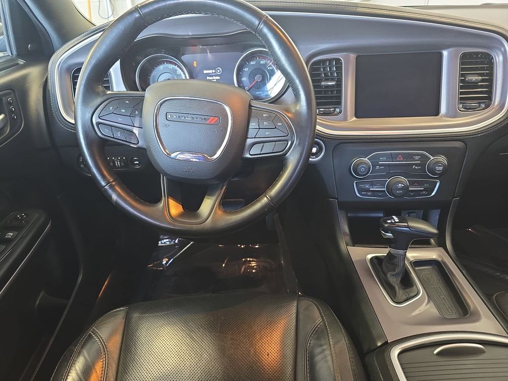 Used 2022 Black Dodge SXT image 19
