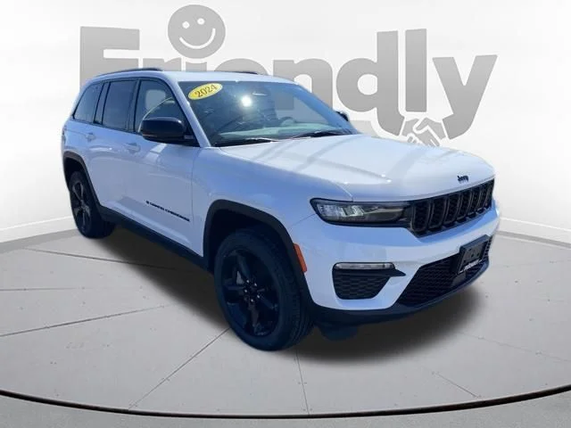 Used 2024 White Jeep Limited image 3